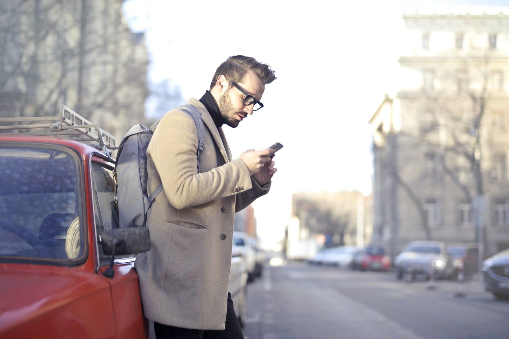 Nowa aplikacja mobilna TUiR Warta do likwidacji szkód online